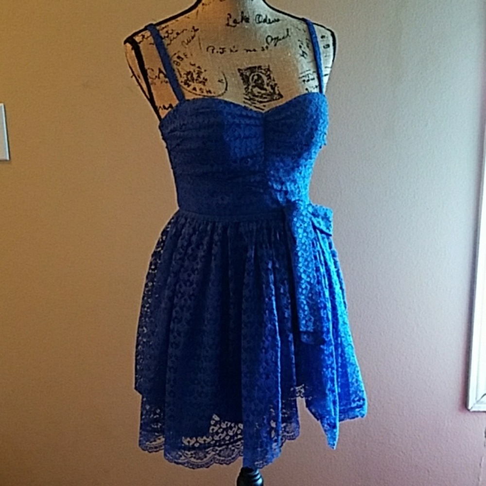 Lace Mini Dress w/ Convertible Straps